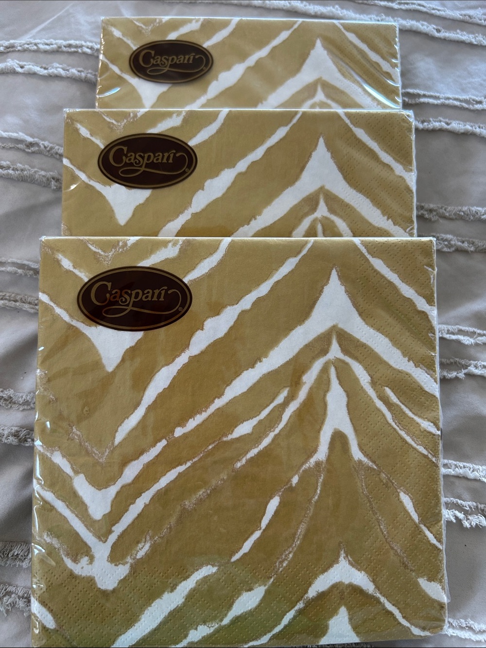 Caspari Wild Kingdom White Dinner Napkins Lot of 3